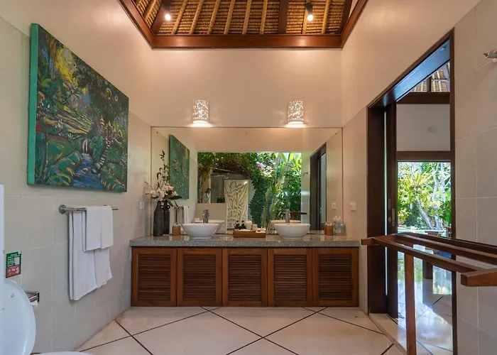 Superb And Elegant 4-bedroom - Up To 10 Guests Seminyak