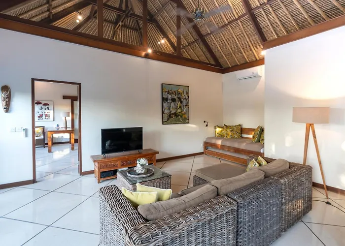 Superb And Elegant 4-bedroom - Up To 10 Guests Villa *