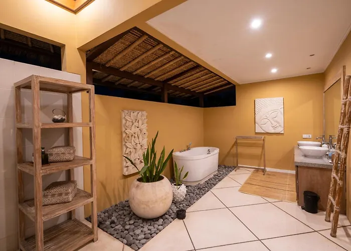 Superb And Elegant 4-bedroom - Up To 10 Guests Seminyak